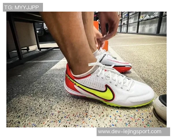 突破极限的激情与速度耐克足球鞋助你征战绿茵场 突破极限的激情与速度耐克足球鞋助你征战绿茵场